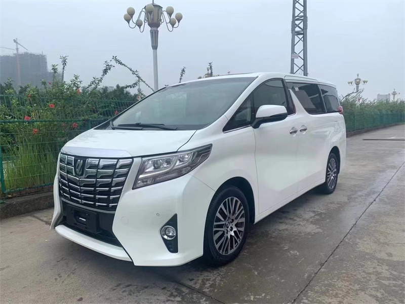 2024款白色埃尔法商务车出租